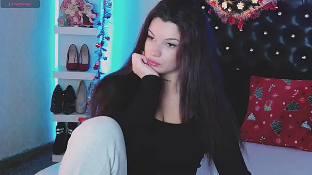 Allisonn223 online show from December 14, 1:17 pm