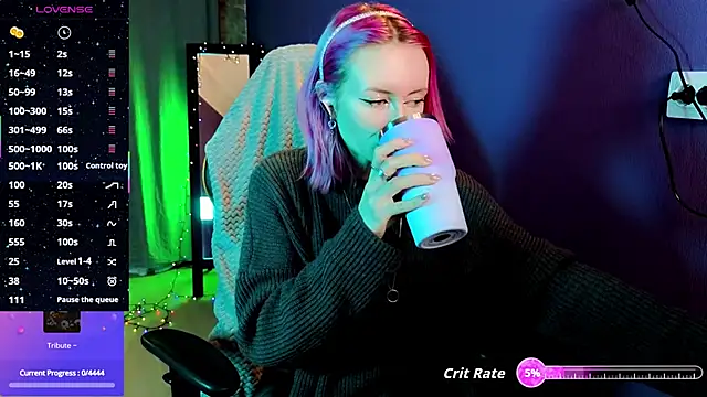  HelenCarter online show from February 3, 8:45 pm