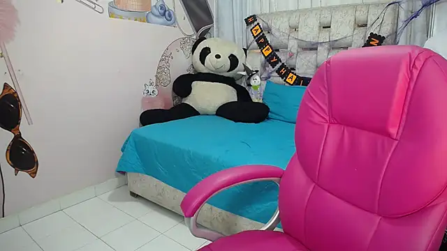 EMMA SWEETT1 online show from October 29, 2:53 pm