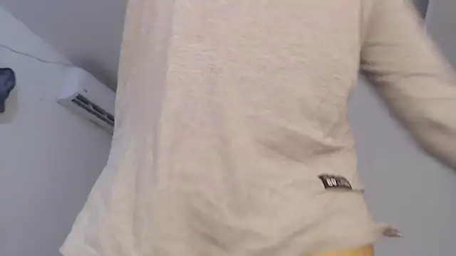 Snapshot of Alizloven chatting on September 12, 8:45 am Alizloven online show from September 12, 8:45 am