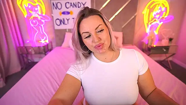 KiraCandyS online show from November 4, 10:37 pm