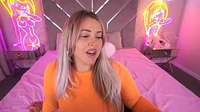 KiraCandyS online show from September 18, 8:18 pm