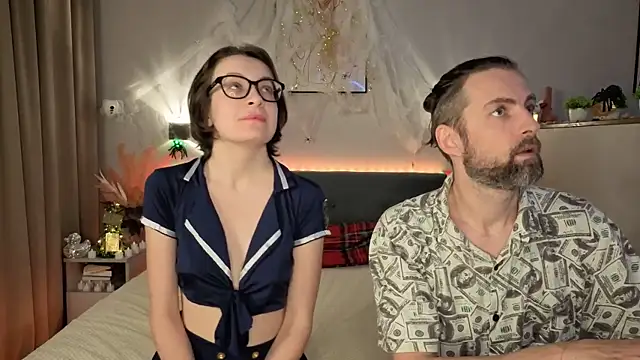 VerhinizCouple online show from December 22, 11:30 pm