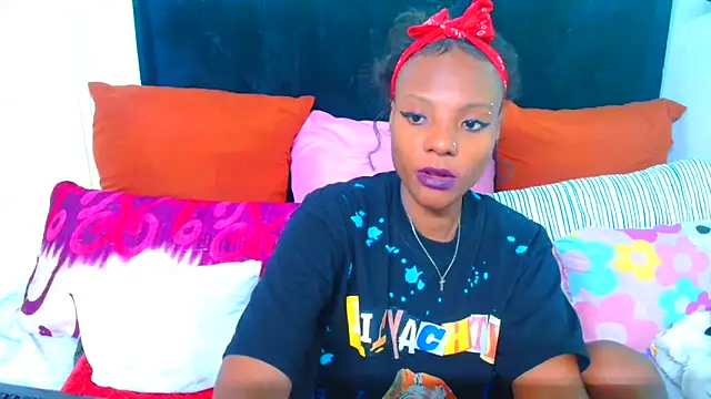 SAVAGExBOO online show from October 14, 10:45 pm