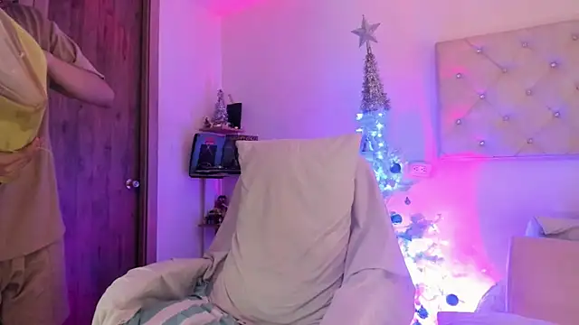 Venuslusty online show from December 17, 6:28 am