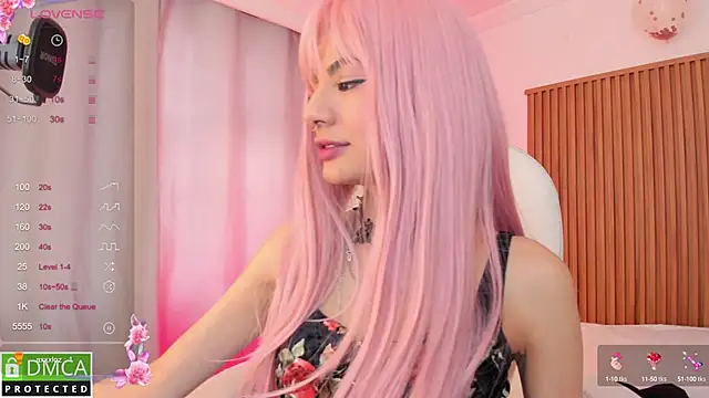 Snapshot of sophiecherry_ chatting on October 16, 9:06 pm sophiecherry  online show from October 16, 9:06 pm