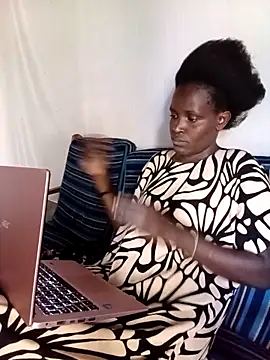 pretty prickle online show from November 22, 6:05 am