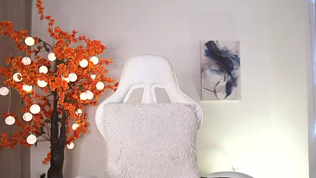 VictoriaHiill online show from October 31, 9:08 pm