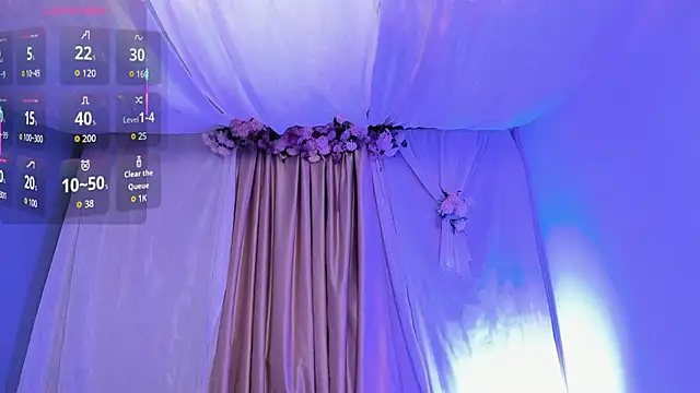 salomee star  online show from October 31, 6:45 pm