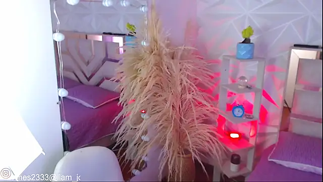 Jonesliam23 online show from September 20, 7:34 pm