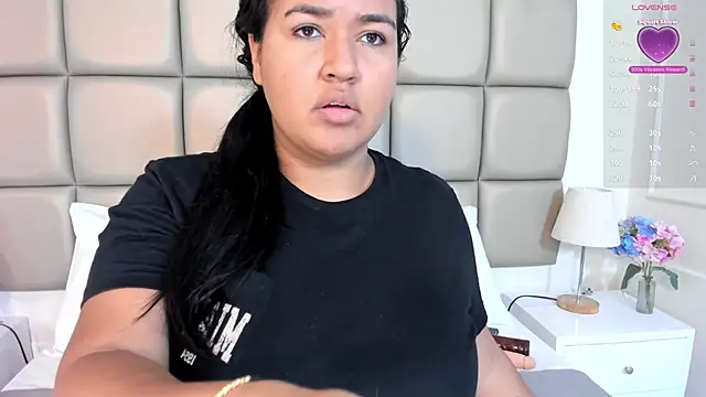 DojaAissha online show from December 1, 7:27 pm