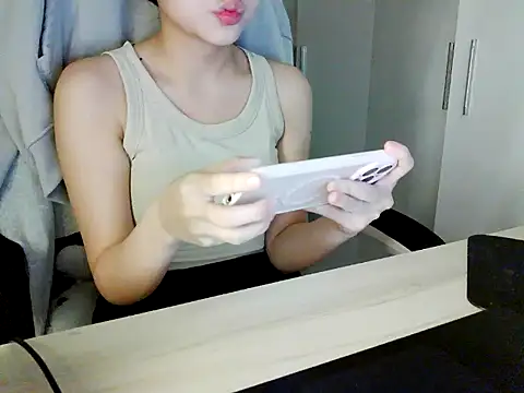 Yin-girl online show from February 5, 8:01 pm