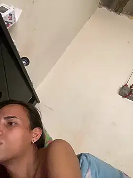 AlexaWarner online show from December 17, 4:22 pm