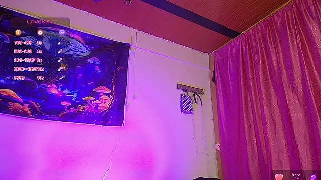 Snapshot of pocahonta89 chatting on September 15, 4:54 am pocahonta89 online show from September 15, 4:54 am