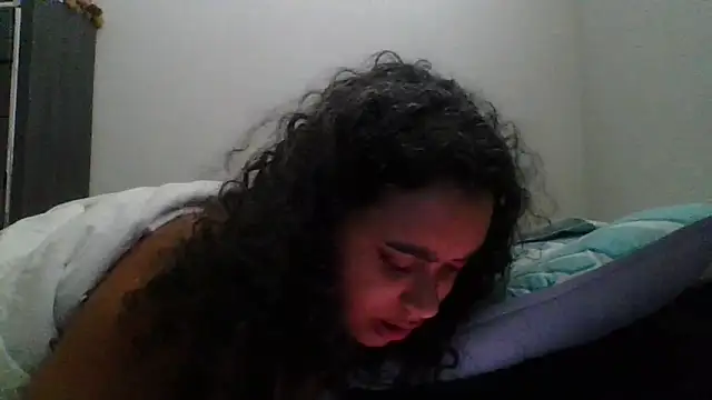 cinnaminnie online show from November 15, 4:52 pm