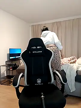 Jujuicy 97 online show from October 4, 11:27 am