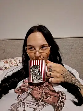 Jujuicy 97 online show from February 9, 6:54 pm