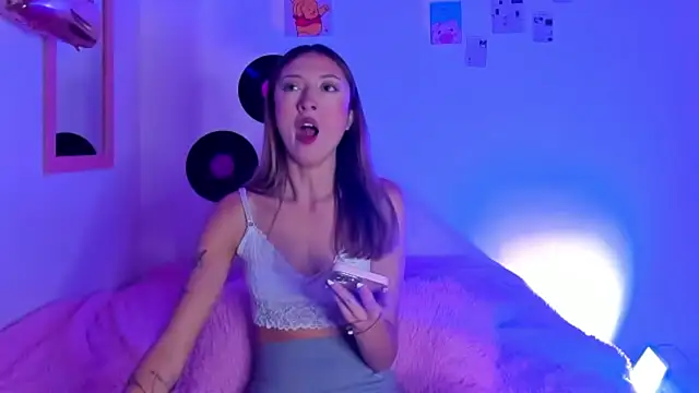 Imsophie collins online show from December 1, 5:33 am