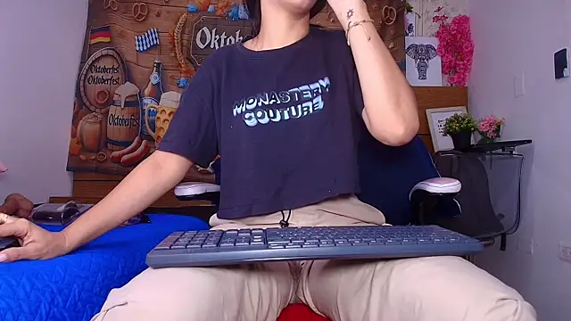 aisha sh online show from September 29, 11:59 am