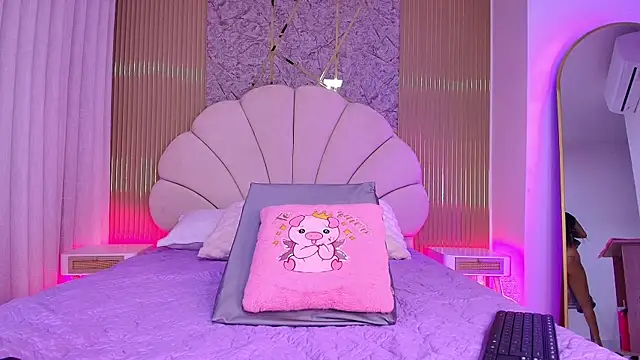 aisha sh online show from November 20, 11:55 am