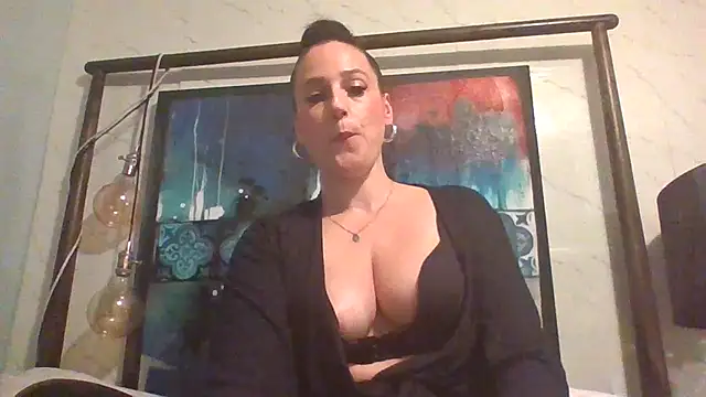 Audrey hotty online show from November 16, 12:01 am