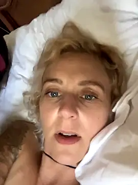 degiggxxx online show from October 4, 8:24 pm