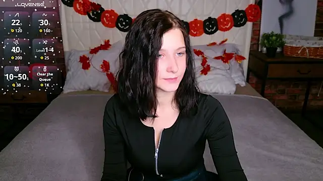 SarahStanley online show from October 28, 4:46 pm