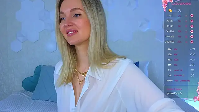 Lynna Sparks online show from November 18, 2:23 am