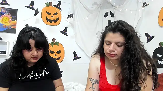 Snapshot of Karol_IsabelCouple chatting on October 22, 2:38 am Karol IsabelCouple online show from October 22, 2:38 am