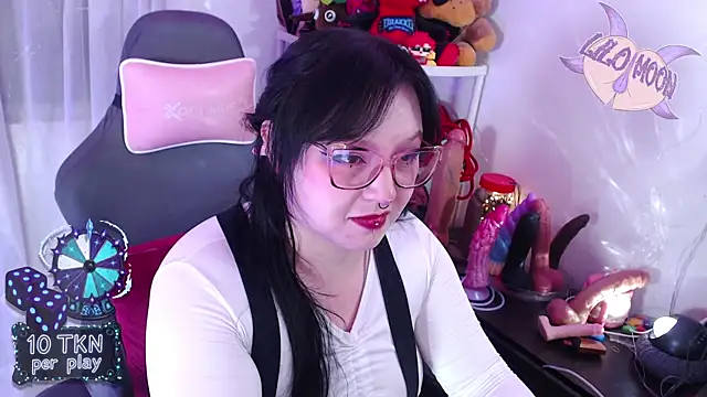 LiloMoon69 online show from January 9, 8:24 pm