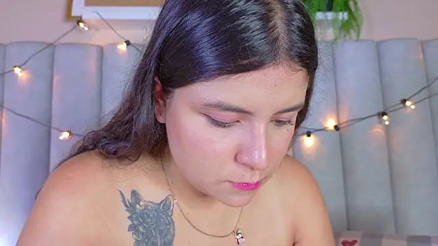 EngelStone online show from December 5, 8:10 pm