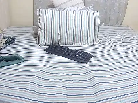 slender sweet online show from February 15, 10:25 am