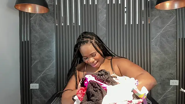 SaraiEvans online show from February 10, 3:20 am