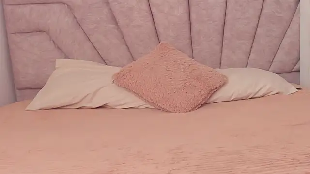 SavannahWildee online show from February 23, 1:10 pm