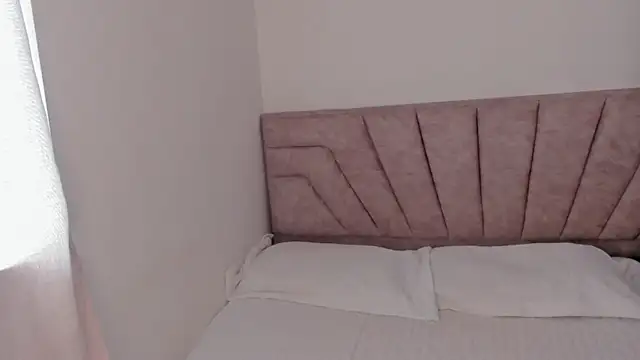 SavannahWildee online show from February 10, 1:25 pm