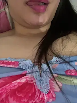 Snapshot of mohra30 chatting on October 18, 6:49 am mohra30 online show from October 18, 6:49 am