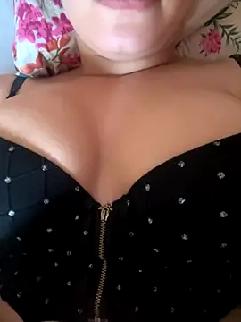 Snapshot of mohra30 chatting on October 14, 6:27 am mohra30 online show from October 14, 6:27 am