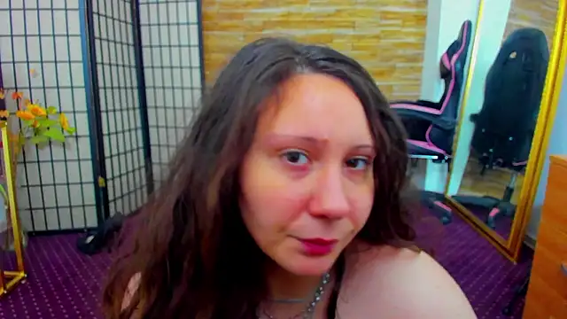 AishaRouhi online show from January 9, 5:56 am