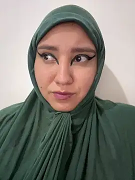 hannahayat online show from December 18, 2:55 pm