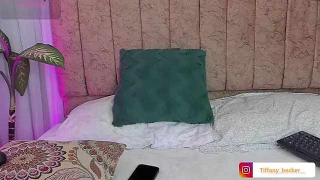 Snapshot of tiffany_becker chatting on October 16, 11:57 am tiffany becker online show from October 16, 11:57 am