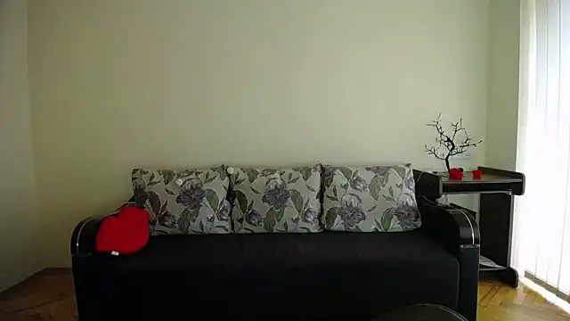 Pretty shy online show from October 4, 9:26 am