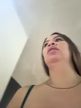 Emiily lee online show from December 19, 2:42 pm