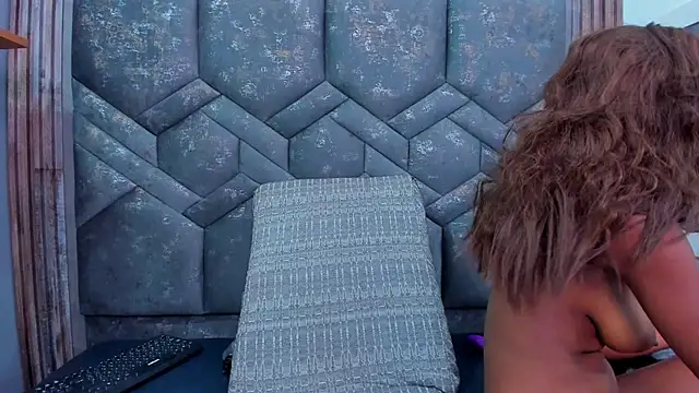 dalilaqueen online show from November 19, 2:28 pm