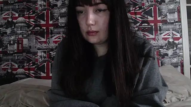 Lynylou online show from February 18, 4:50 pm