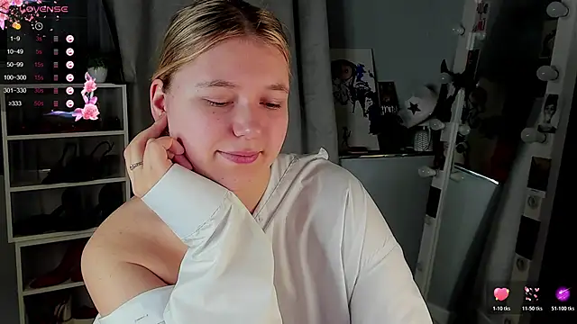 Rebecca Kelly online show from December 23, 2:37 am