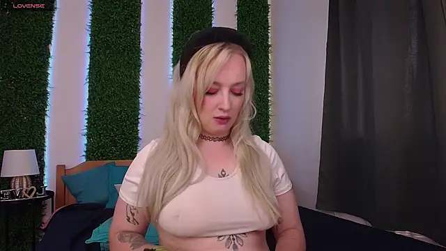 Snapshot of Nicole__Aniston_ chatting on September 28, 8:52 am Nicole  Aniston  online show from September 28, 8:52 am