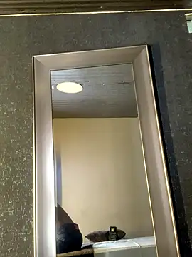 Larabrooks online show from September 30, 6:46 pm