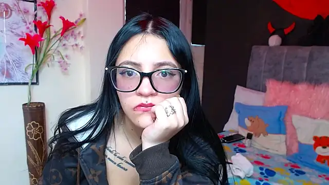 Violettasquirt online show from November 21, 3:36 pm