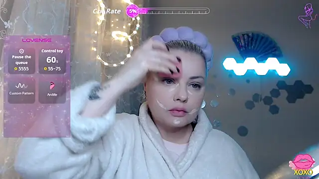 JewellKiss7 online show from November 19, 12:10 am