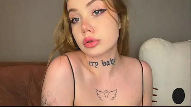 hanna cry baby online show from January 31, 8:29 pm